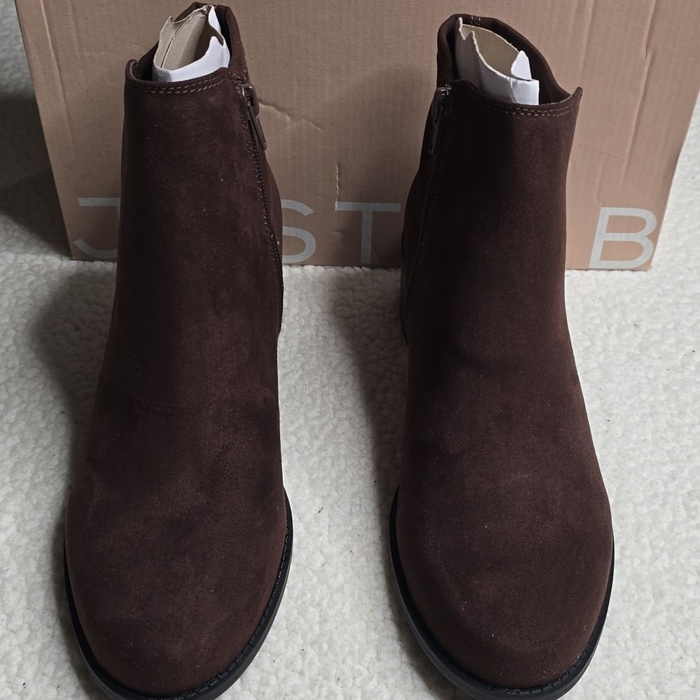 NIB JustFab Alexis Ankle Booties Size 9 Coffee Brown Faux Suede Side Zip Boots